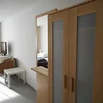 Hotel Lune Huler מלון
