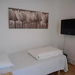 Hotel Lune Huler מלון Lindås